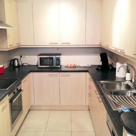 Sauvignon Centrum Met Garagestaanplaats * Остенде